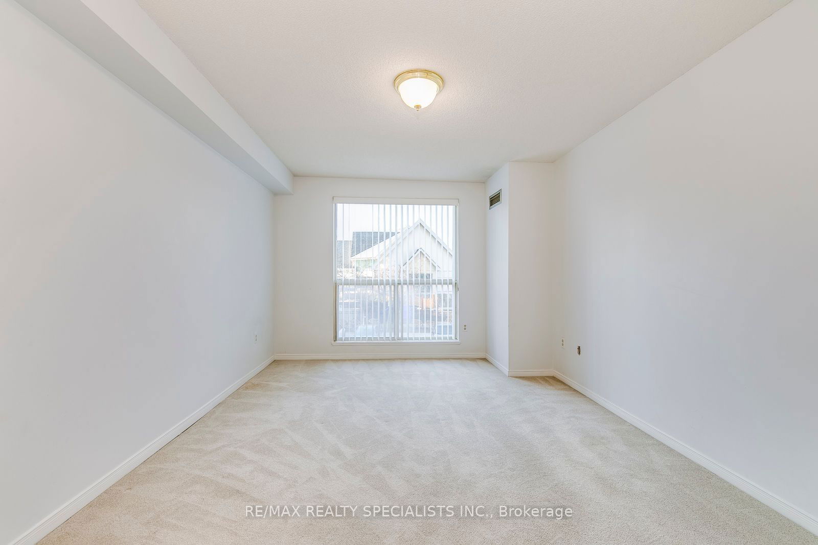 2155 Burnhamthorpe Rd, unit 209 for sale