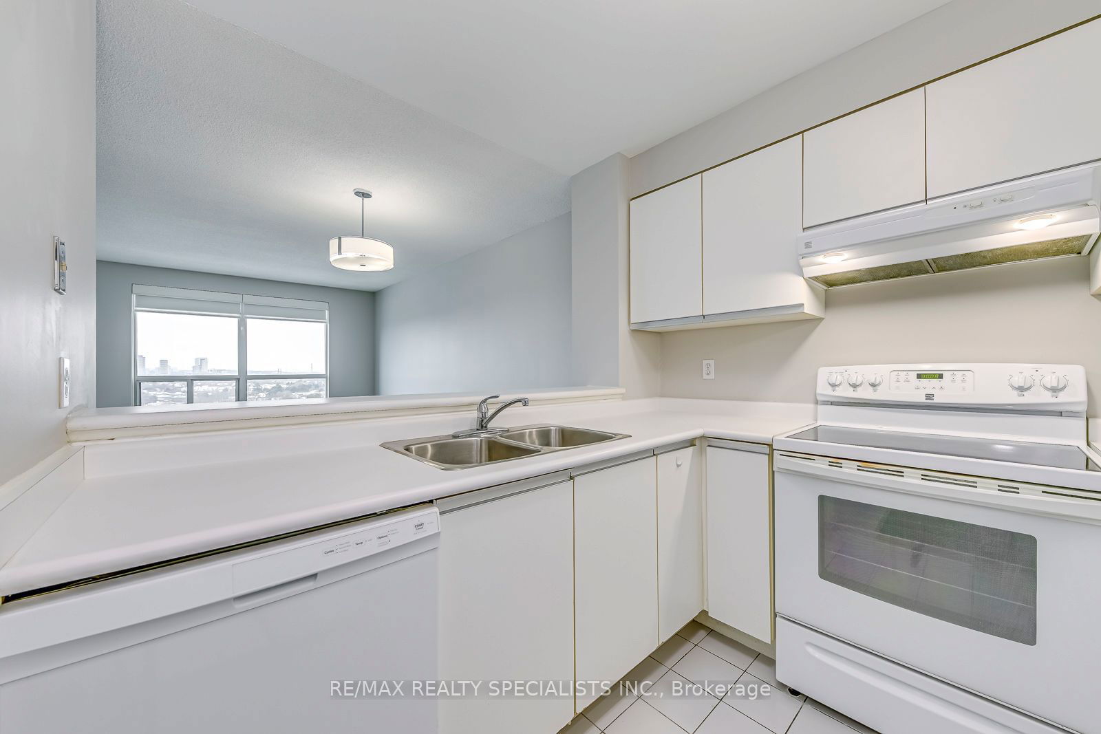 2177 Burnhamthorpe Rd W, unit 1605 for sale