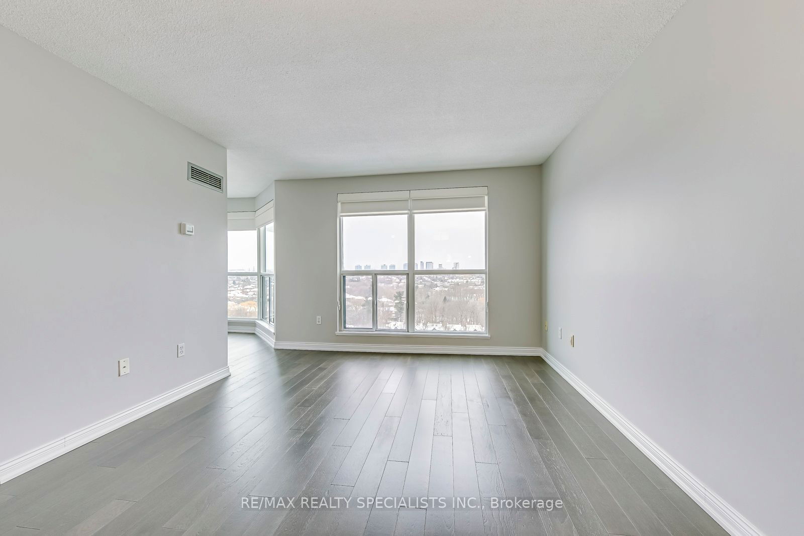 2177 Burnhamthorpe Rd W, unit 1605 for sale