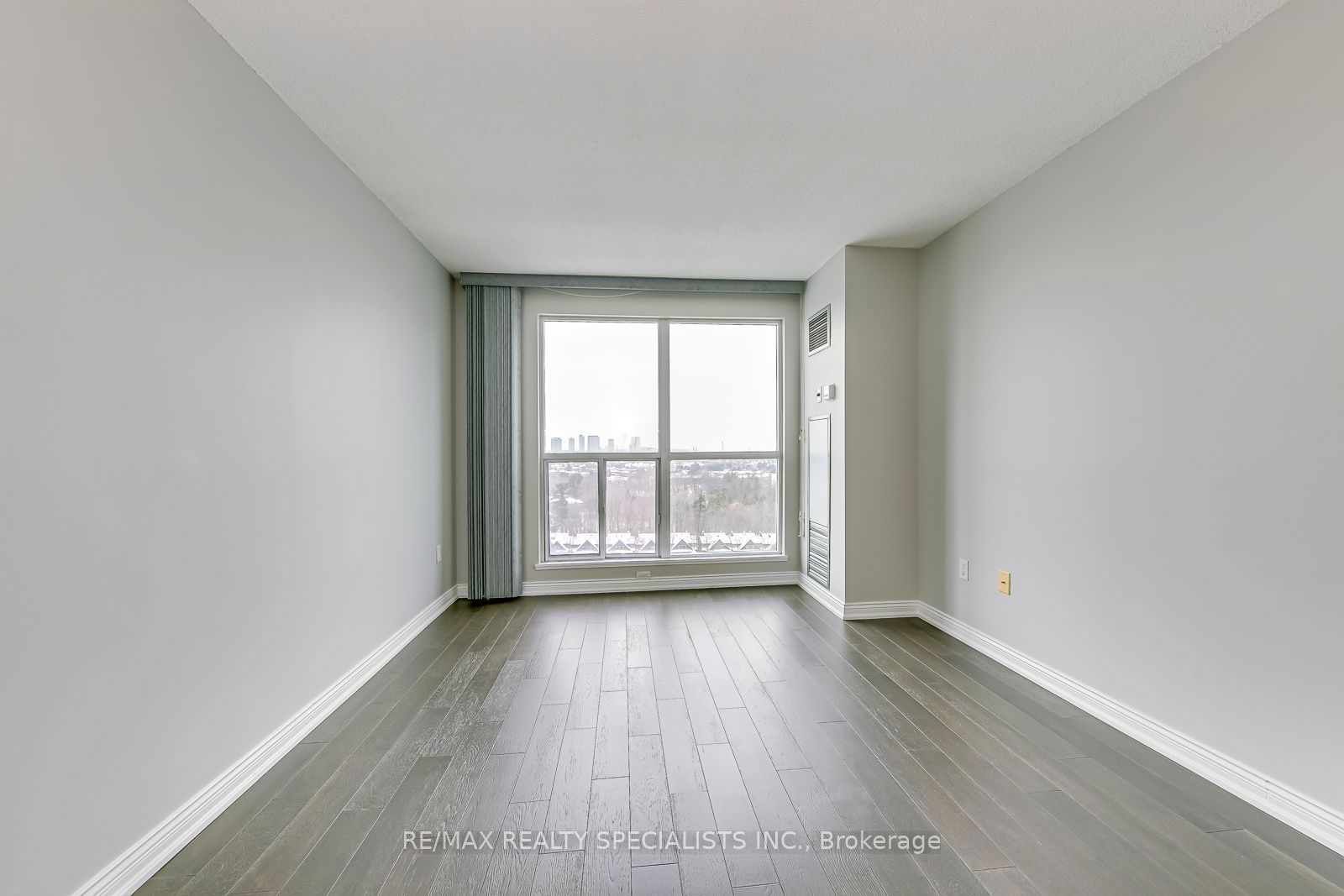 2177 Burnhamthorpe Rd W, unit 1605 for sale