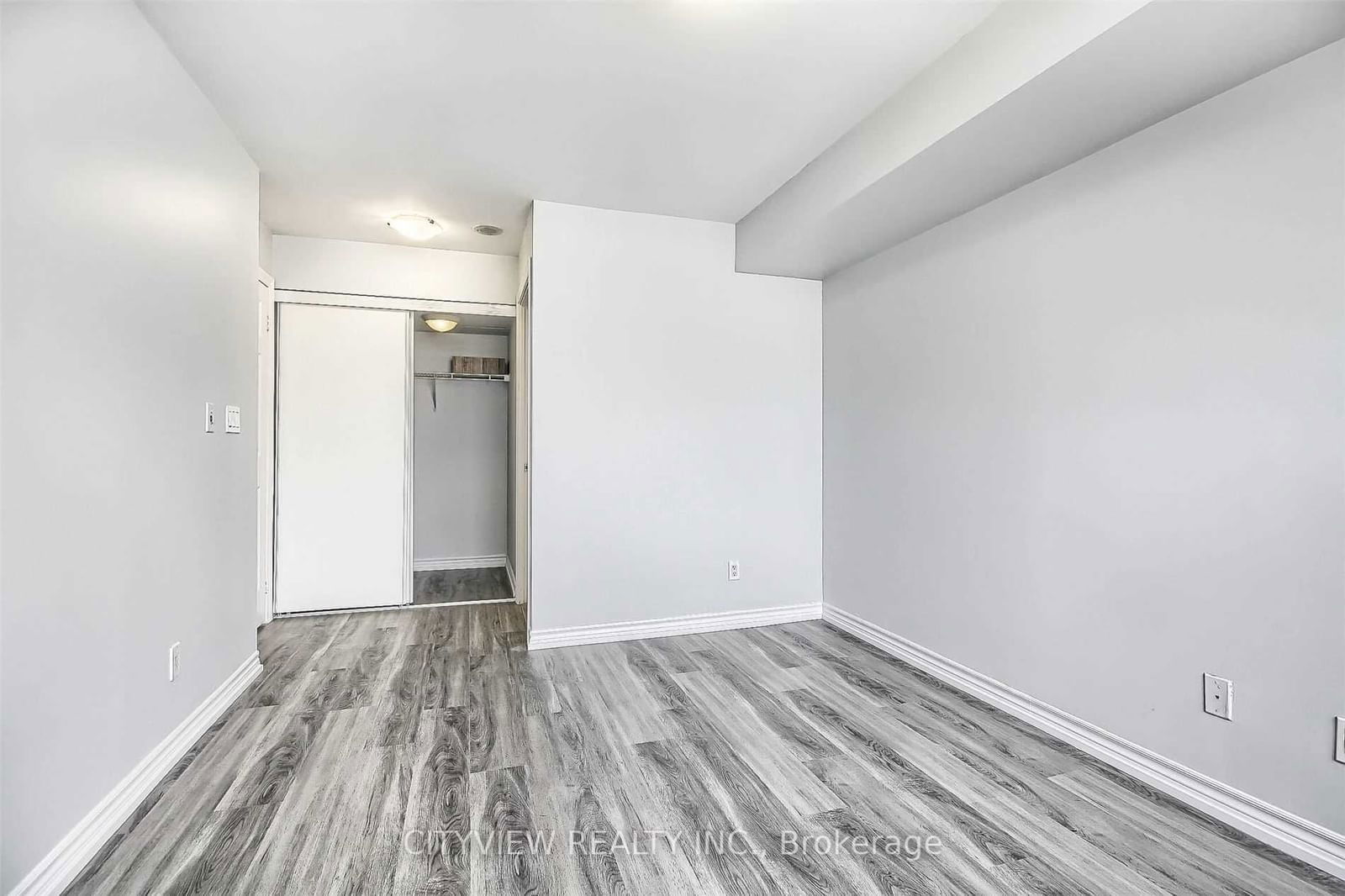 3888 Duke of york Blvd, unit 2020 for rent