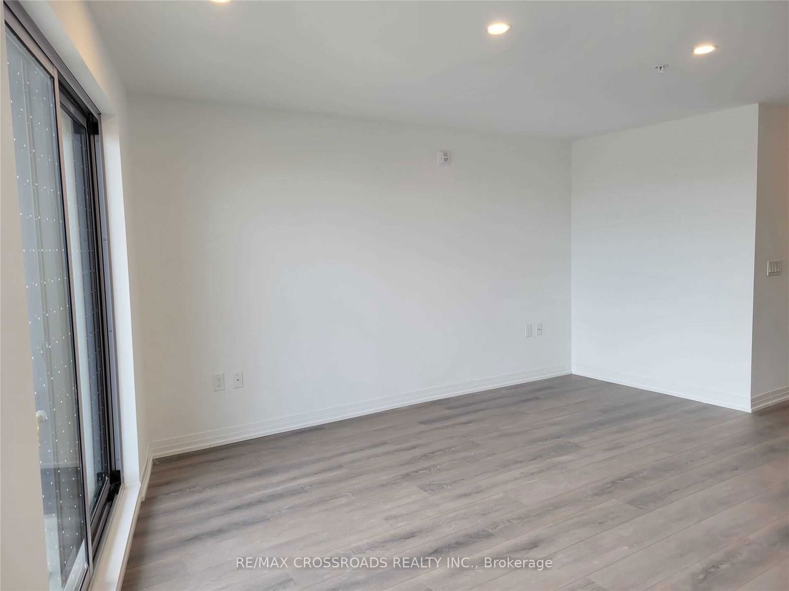 408 Brown's Line, unit 213 for rent