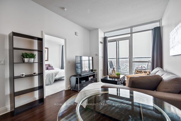 1185 The Queensway, unit 517 for sale