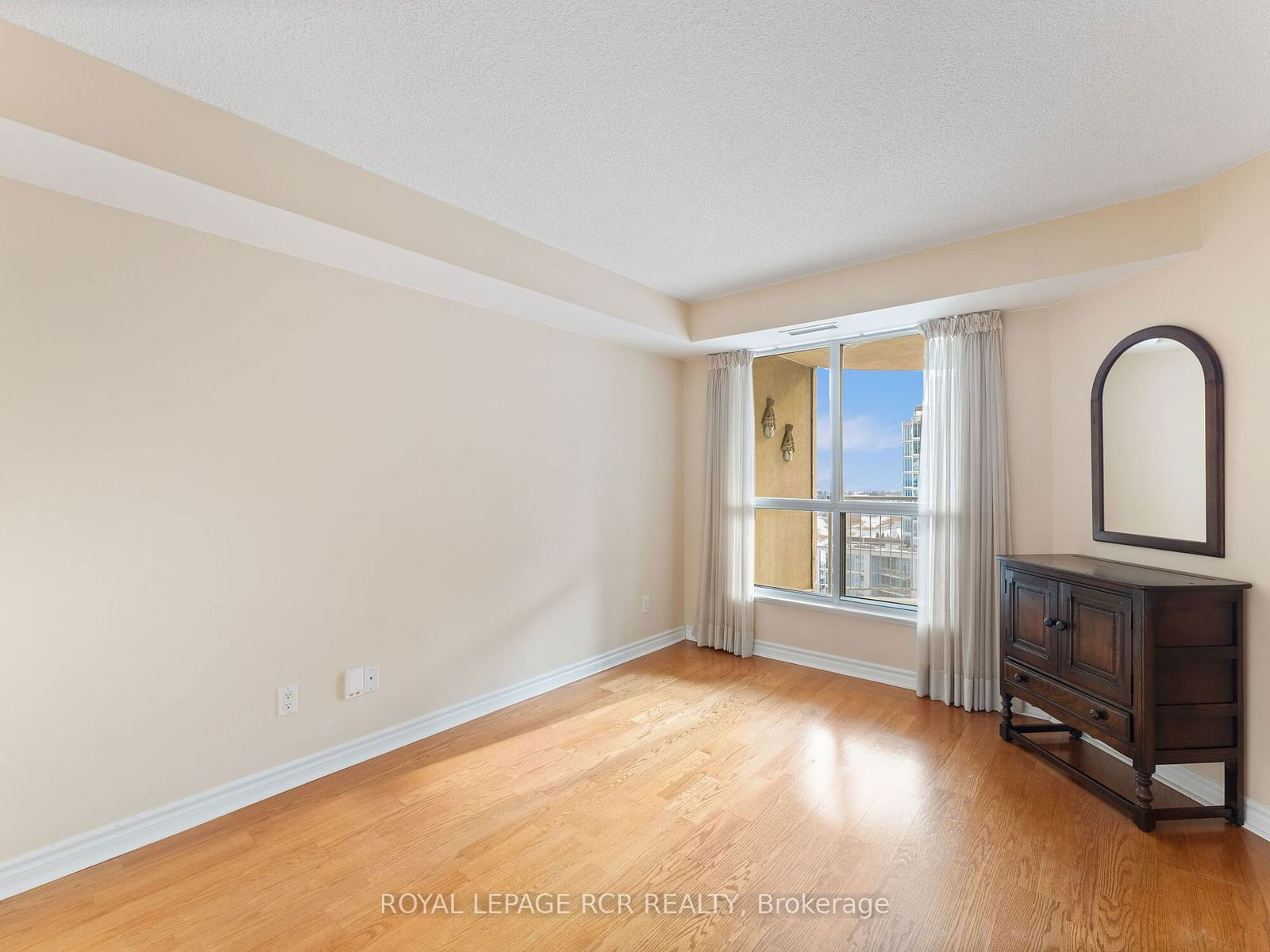 2111 Lake Shore Blvd W, unit 1116 for sale