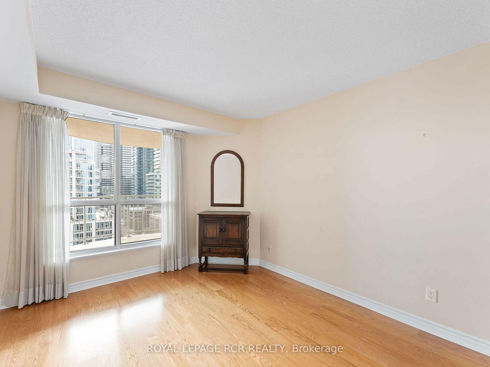 2111 Lake Shore Blvd W, unit 1116 for sale