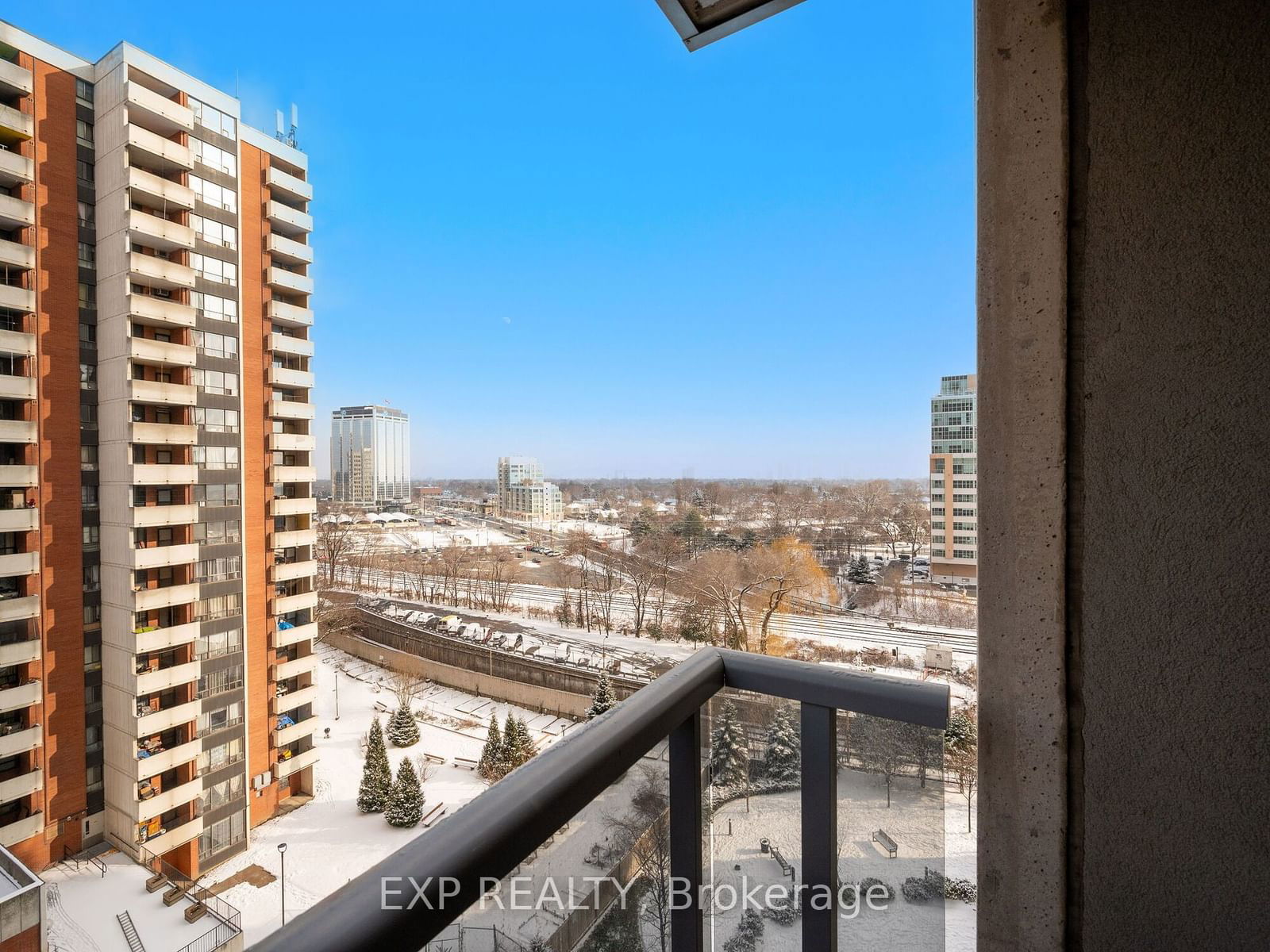 5 Michael Power Pl, unit 901 for sale