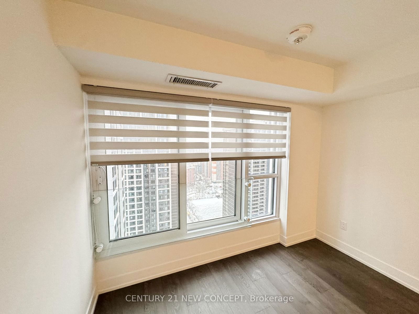 5 Mabelle Ave, unit 2932 for rent