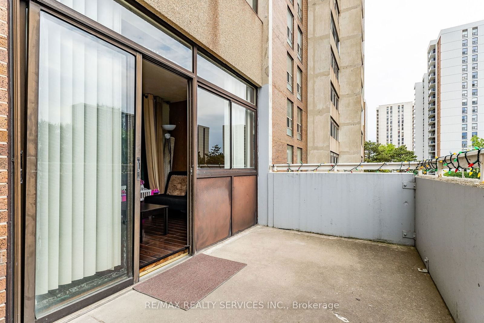 18 Knightsbridge Rd, unit 206 for sale