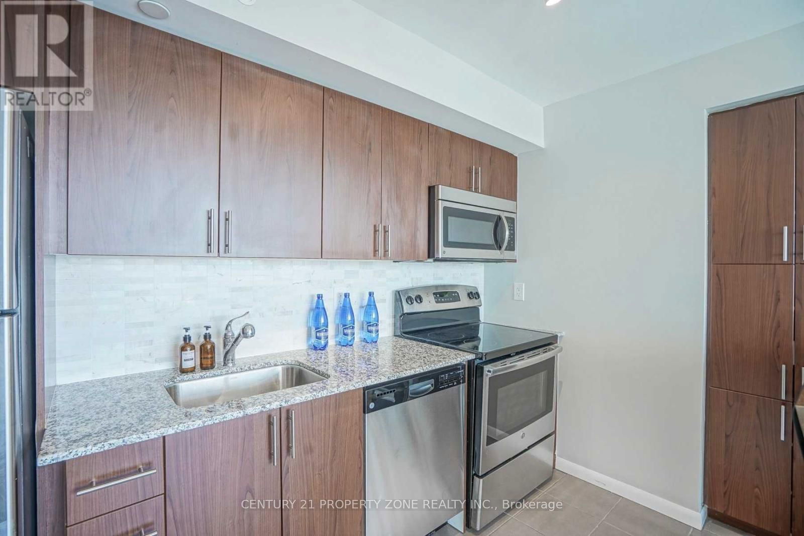 830 Lawrence Ave, unit 1611 for rent