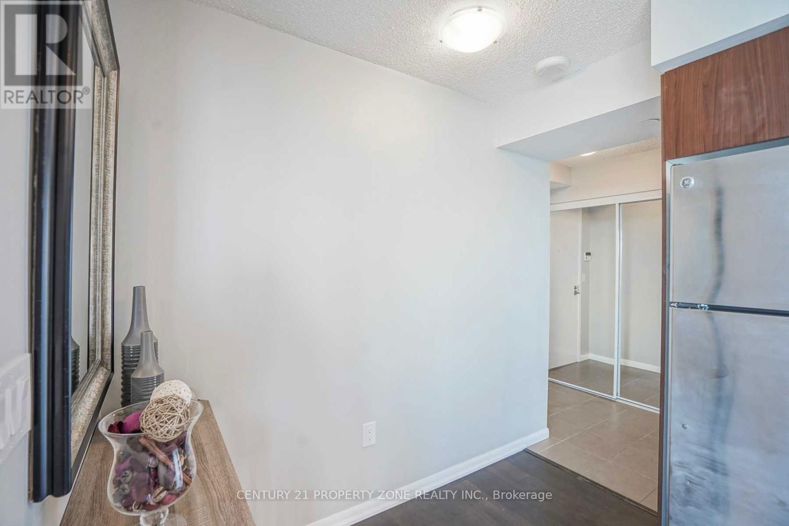 830 Lawrence Ave, unit 1611 for rent