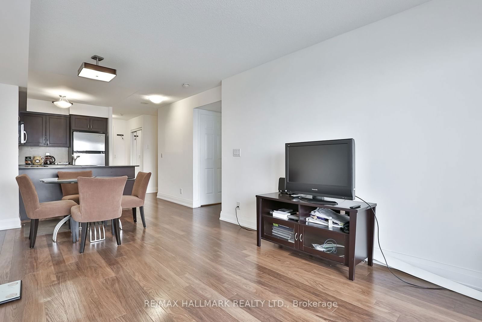 1060 Sheppard Ave W, unit 812 for rent