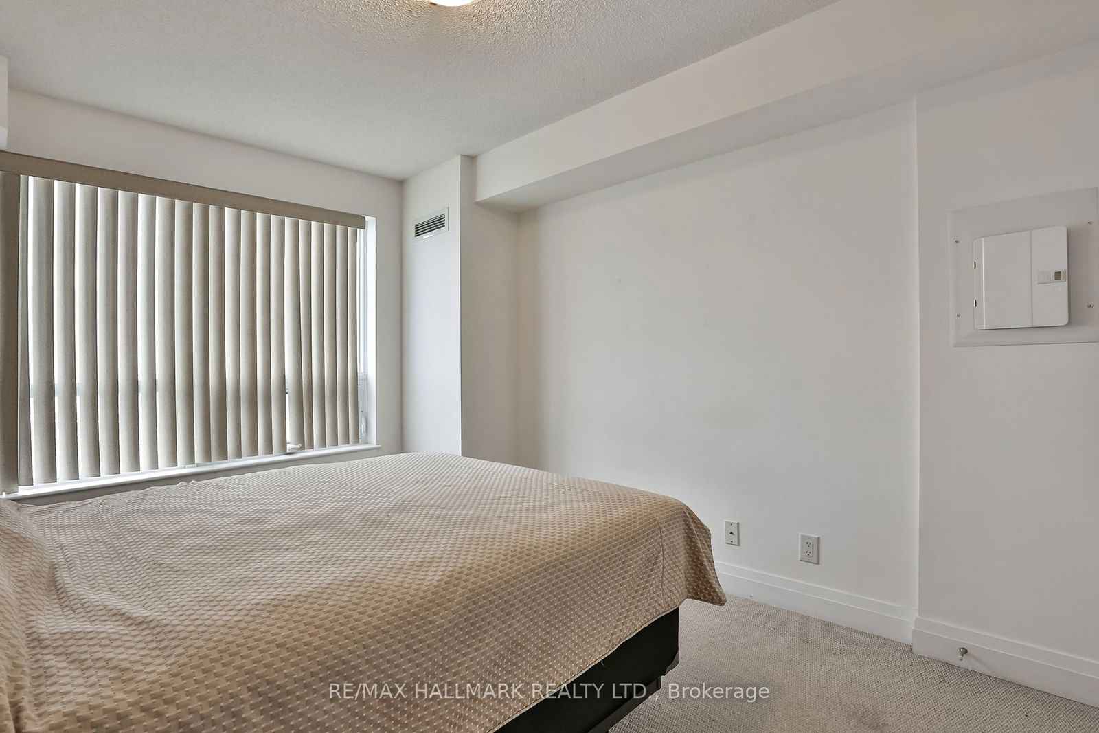 1060 Sheppard Ave W, unit 812 for rent