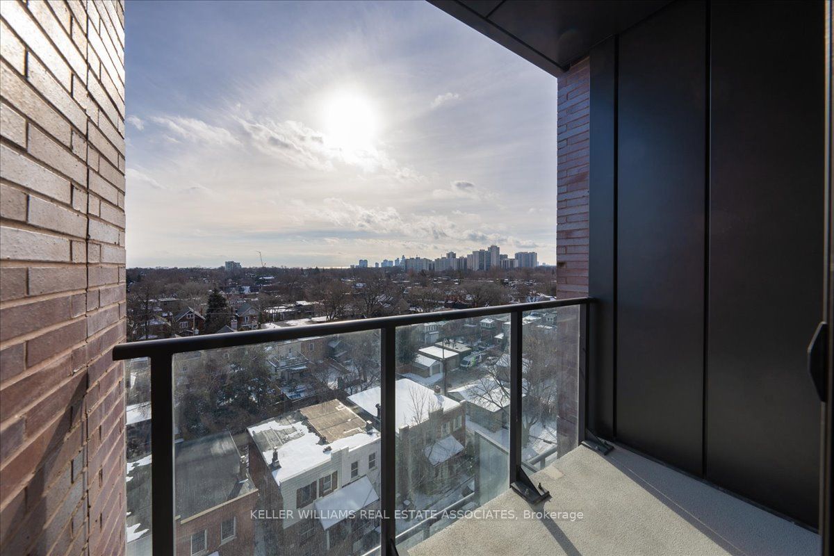 2625 Dundas St W, unit 810 for rent