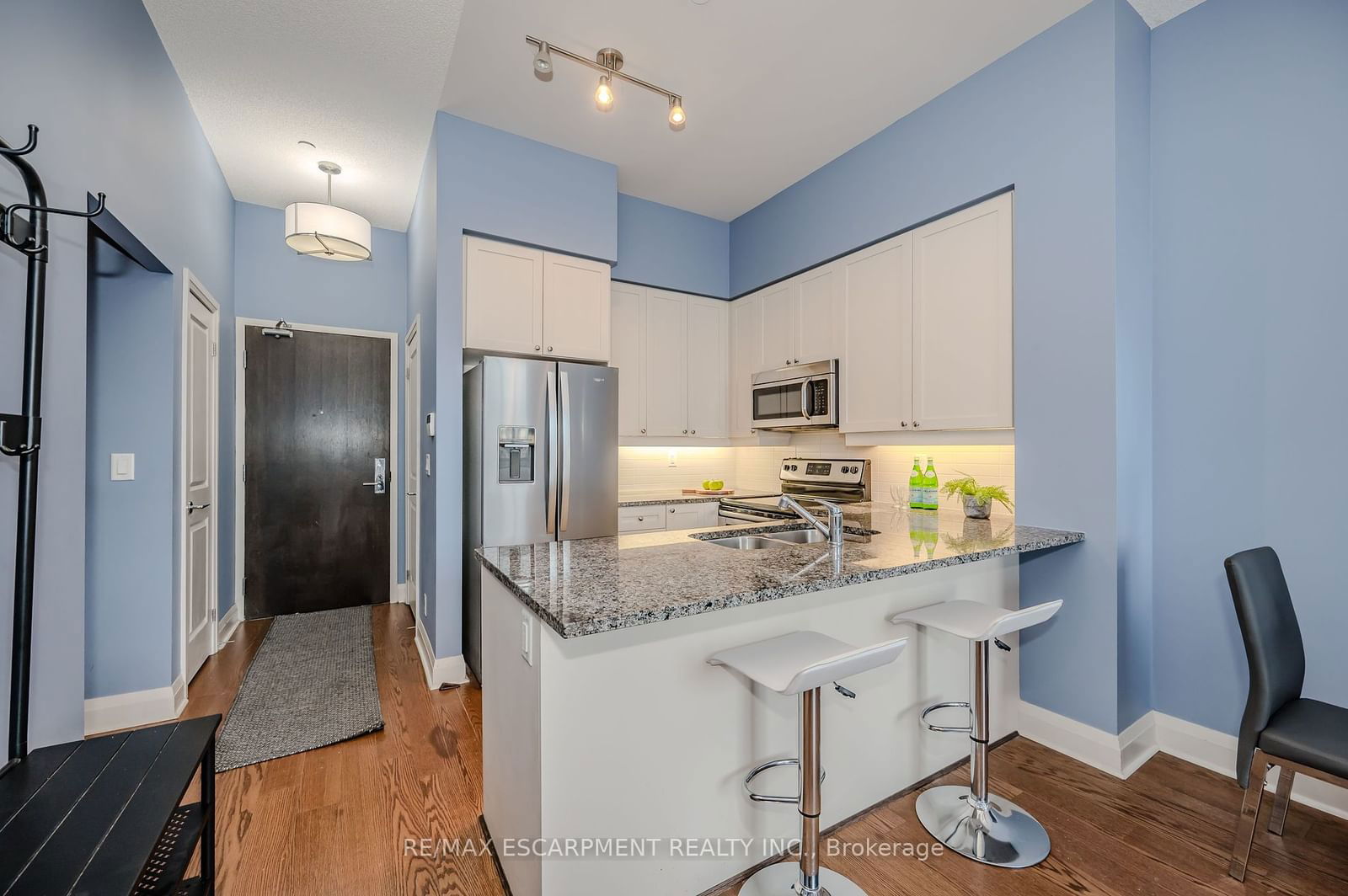 1185 The Queensway S, unit 112 for sale