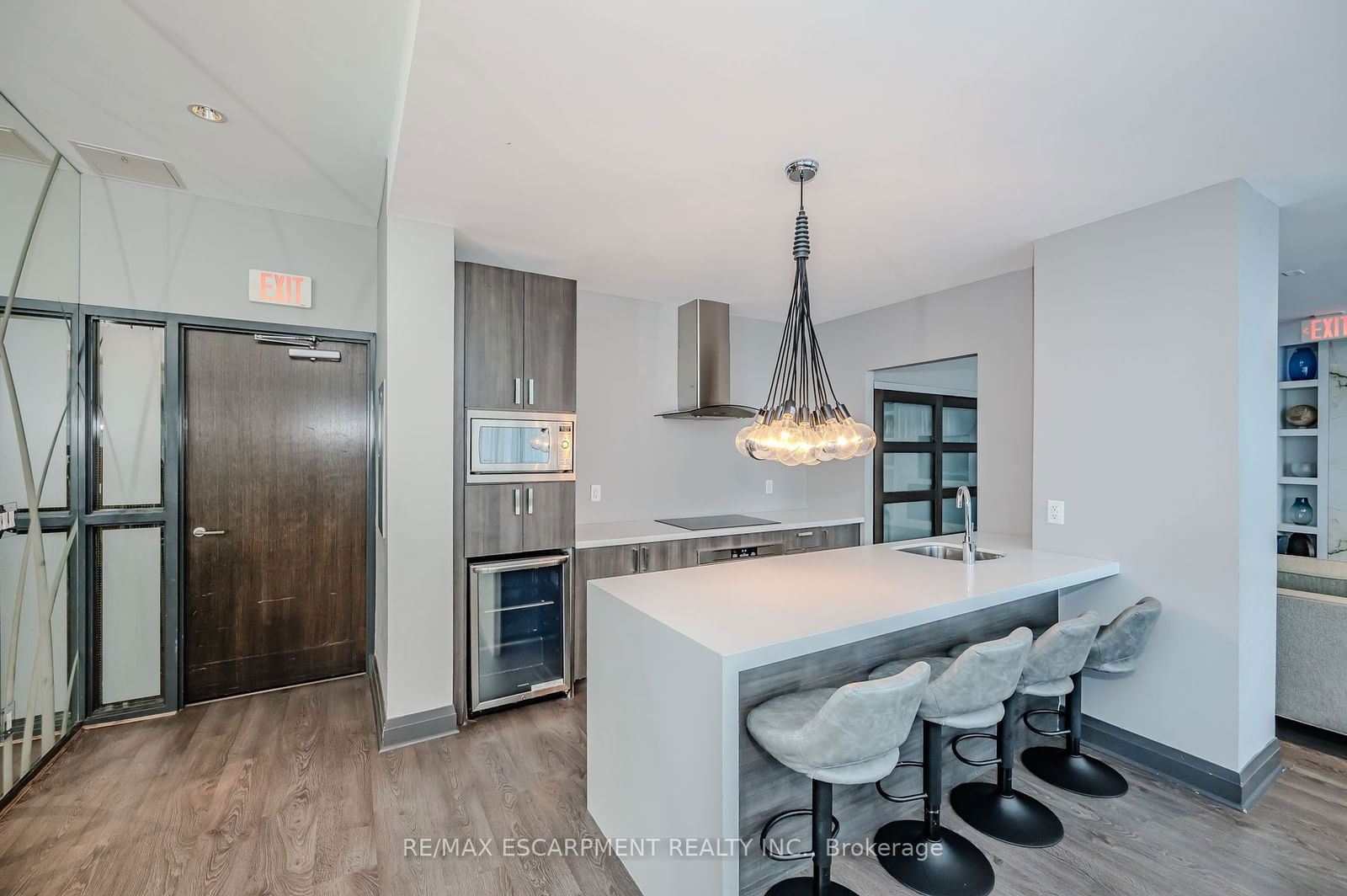 1185 The Queensway S, unit 112 for sale