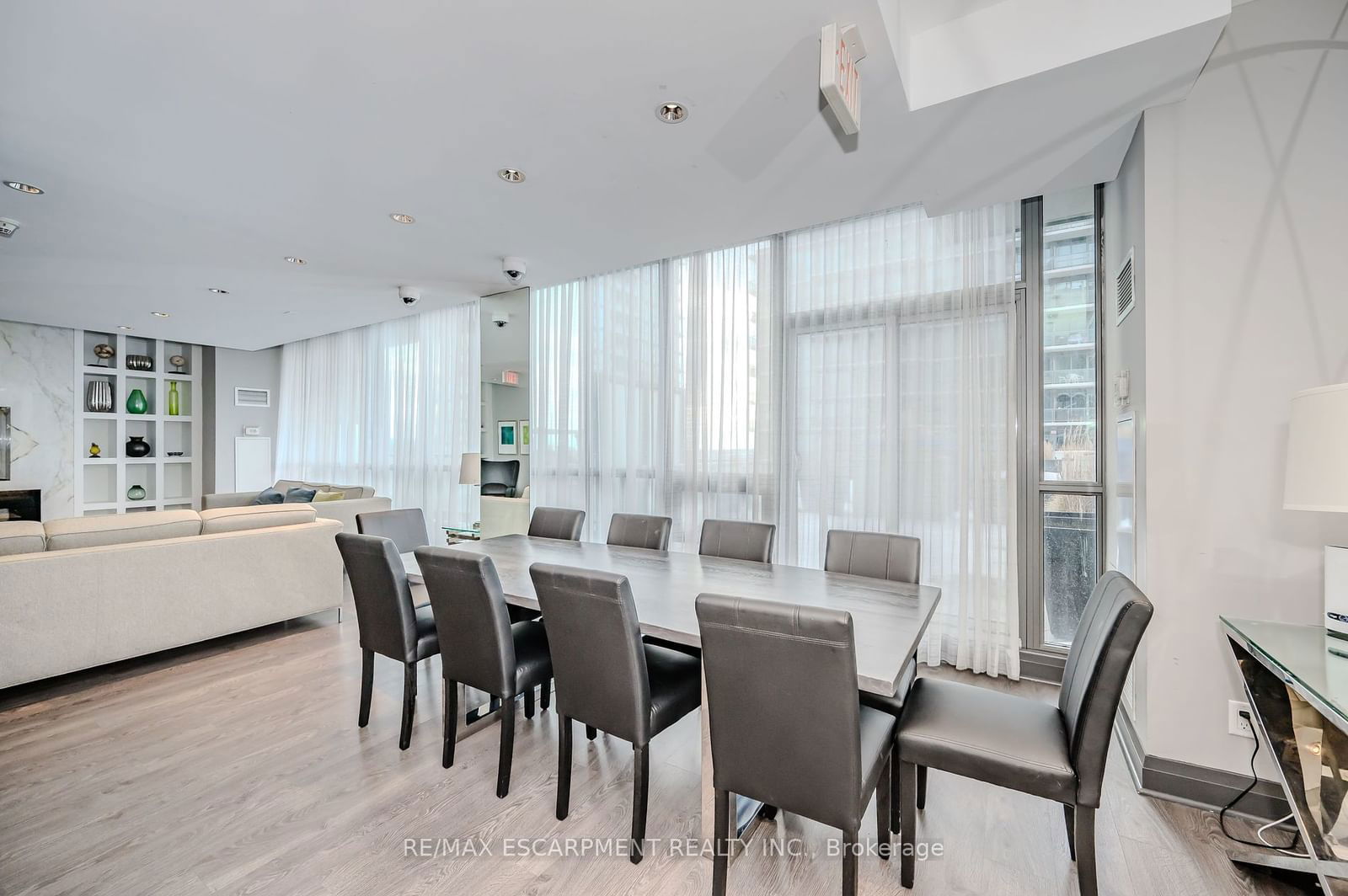 1185 The Queensway S, unit 112 for sale