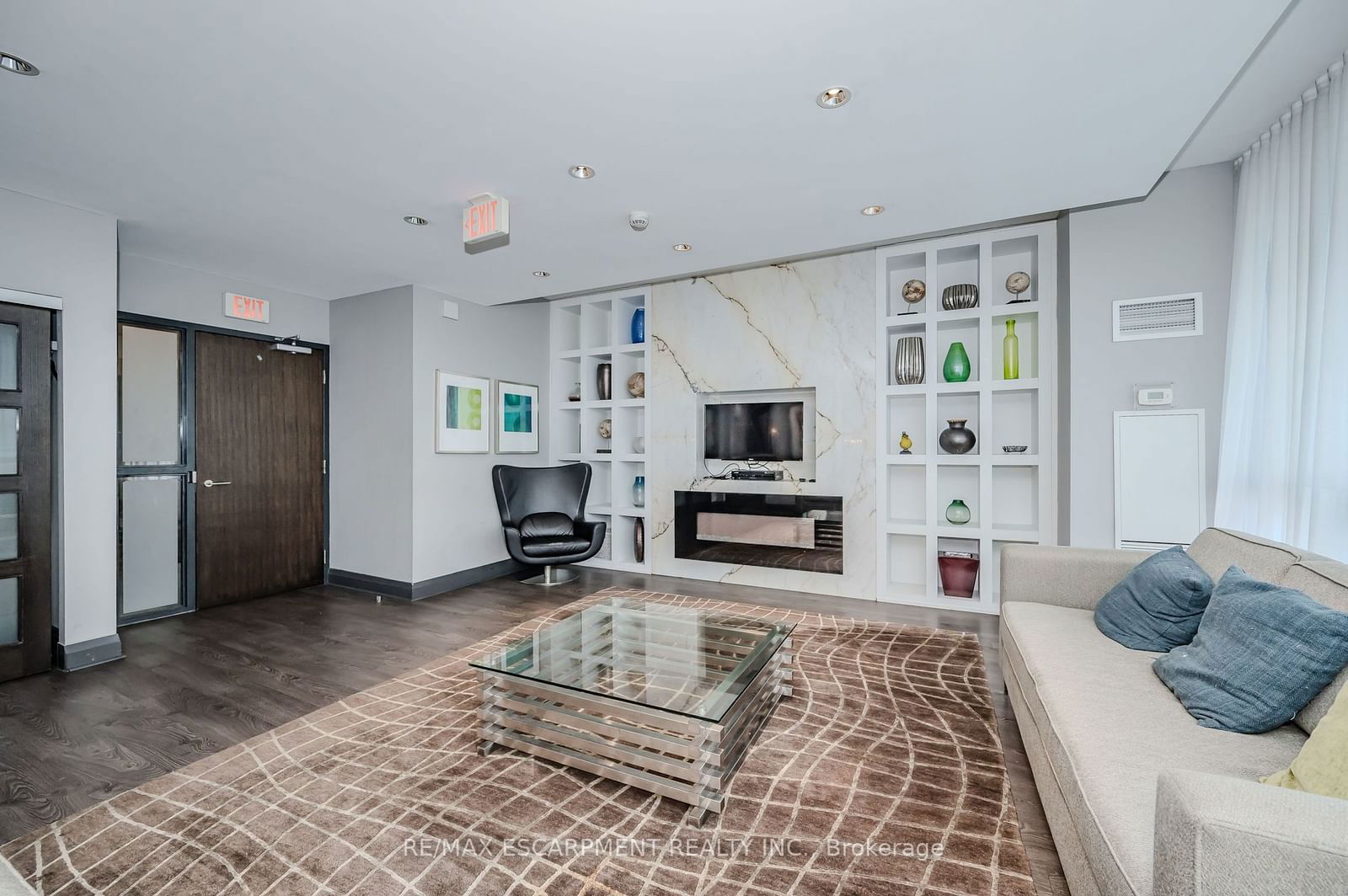 1185 The Queensway S, unit 112 for sale