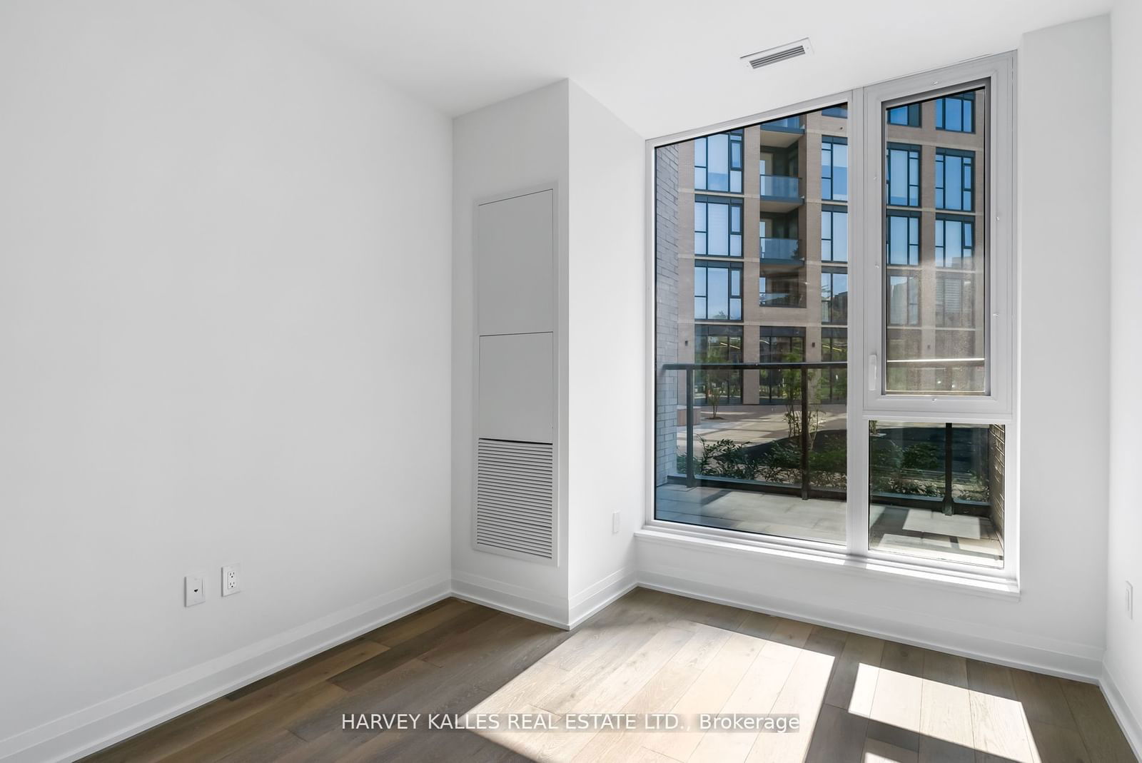 293 The Kingsway, unit 102 for sale