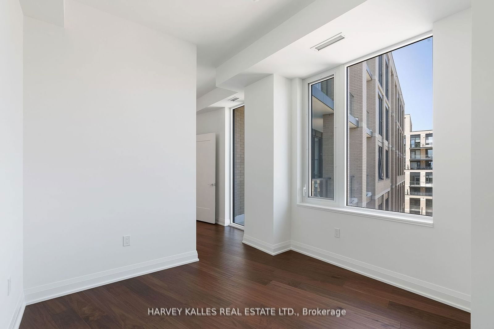 293 The Kingsway, unit 707 for sale