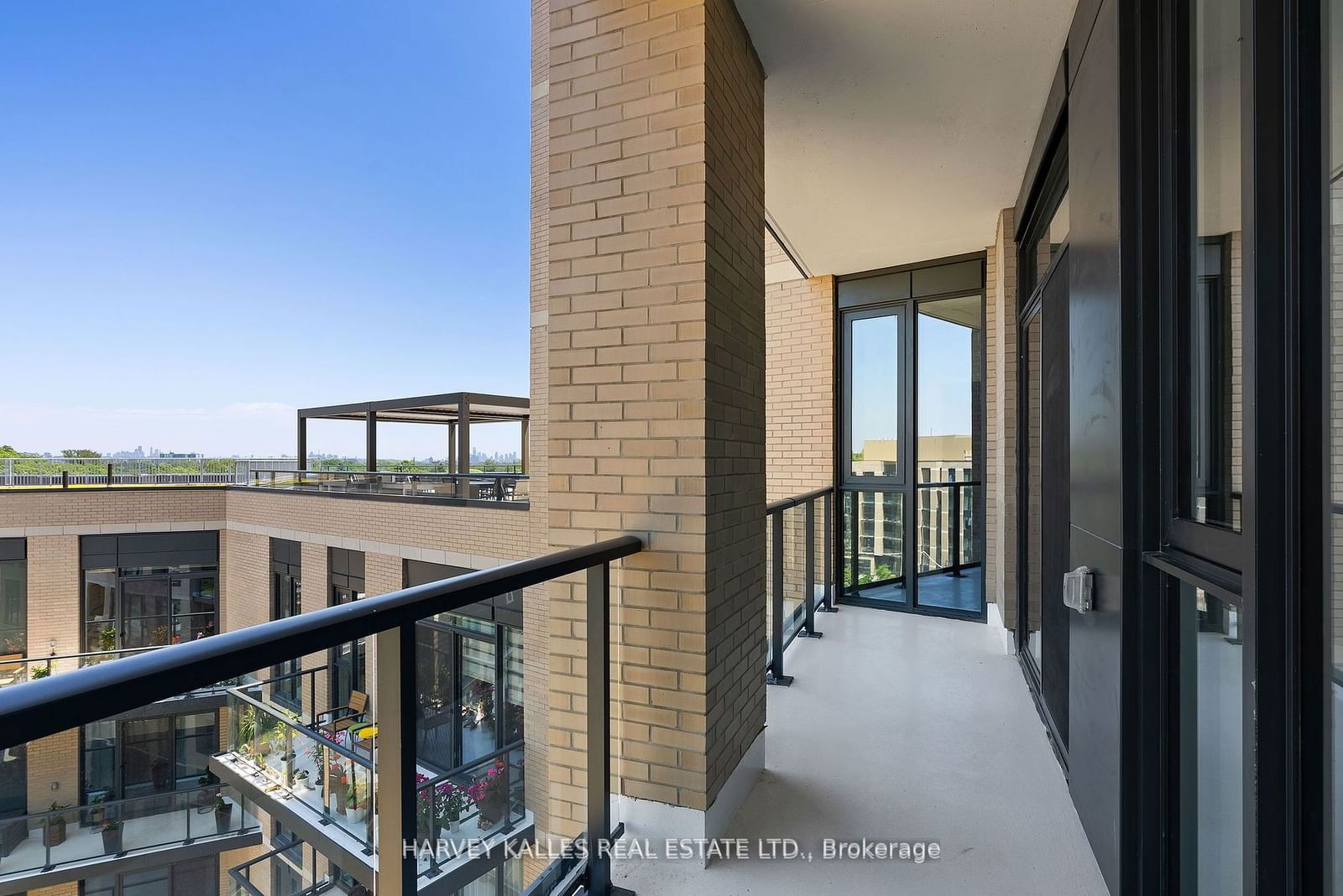 293 The Kingsway, unit 707 for sale