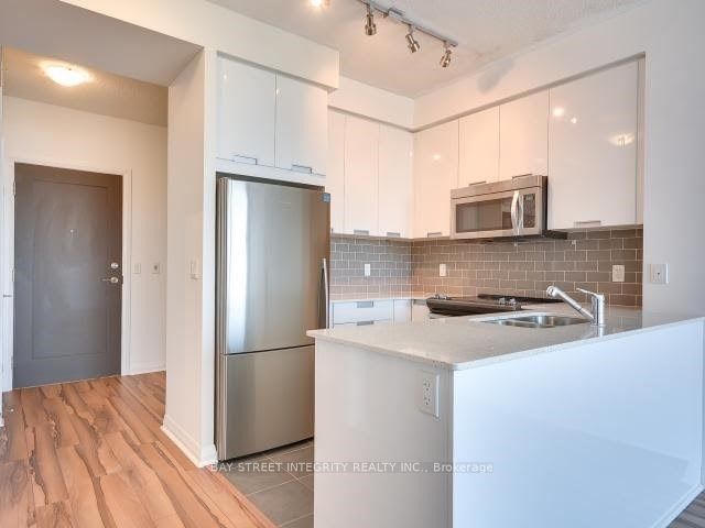 75 Eglinton Ave W, unit 1908 for rent