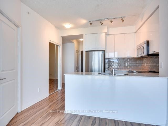 75 Eglinton Ave W, unit 1908 for rent