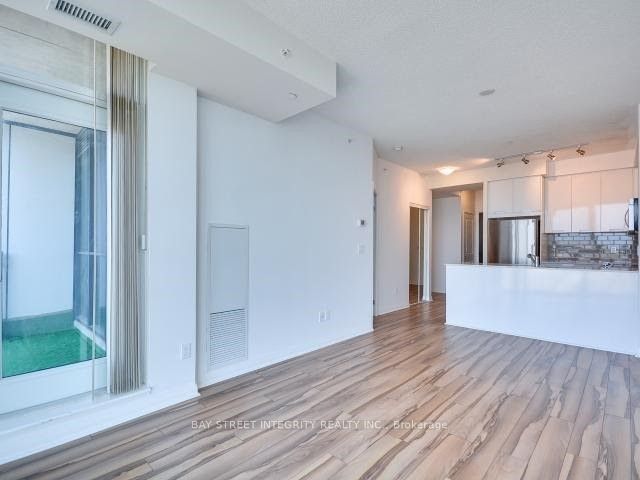 75 Eglinton Ave W, unit 1908 for rent