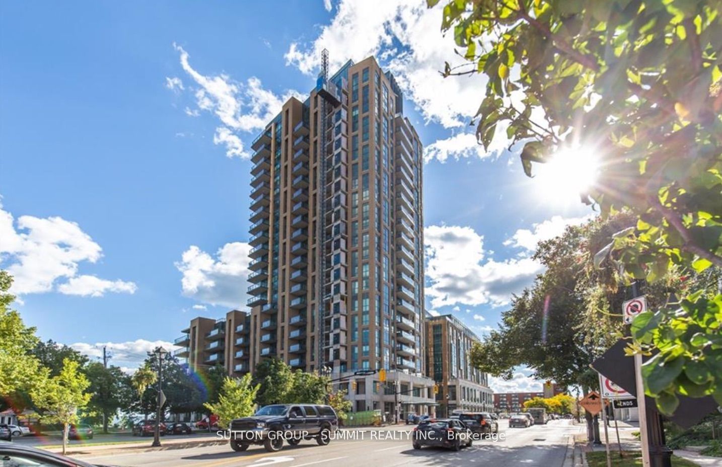 2060 LAKESHORE Rd, unit 404 for sale