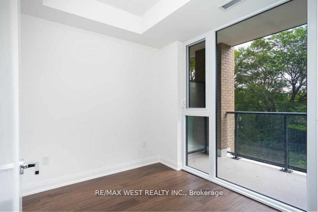 293 The Kingsway, unit 307 for rent