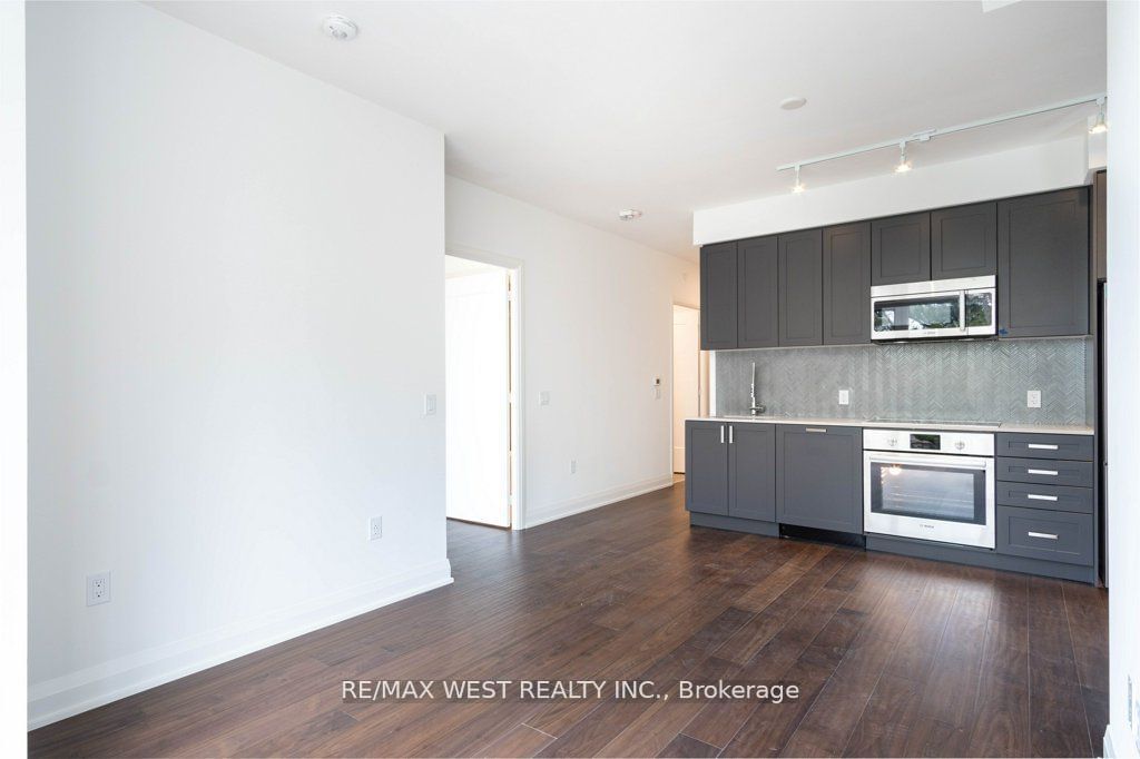 293 The Kingsway, unit 307 for rent