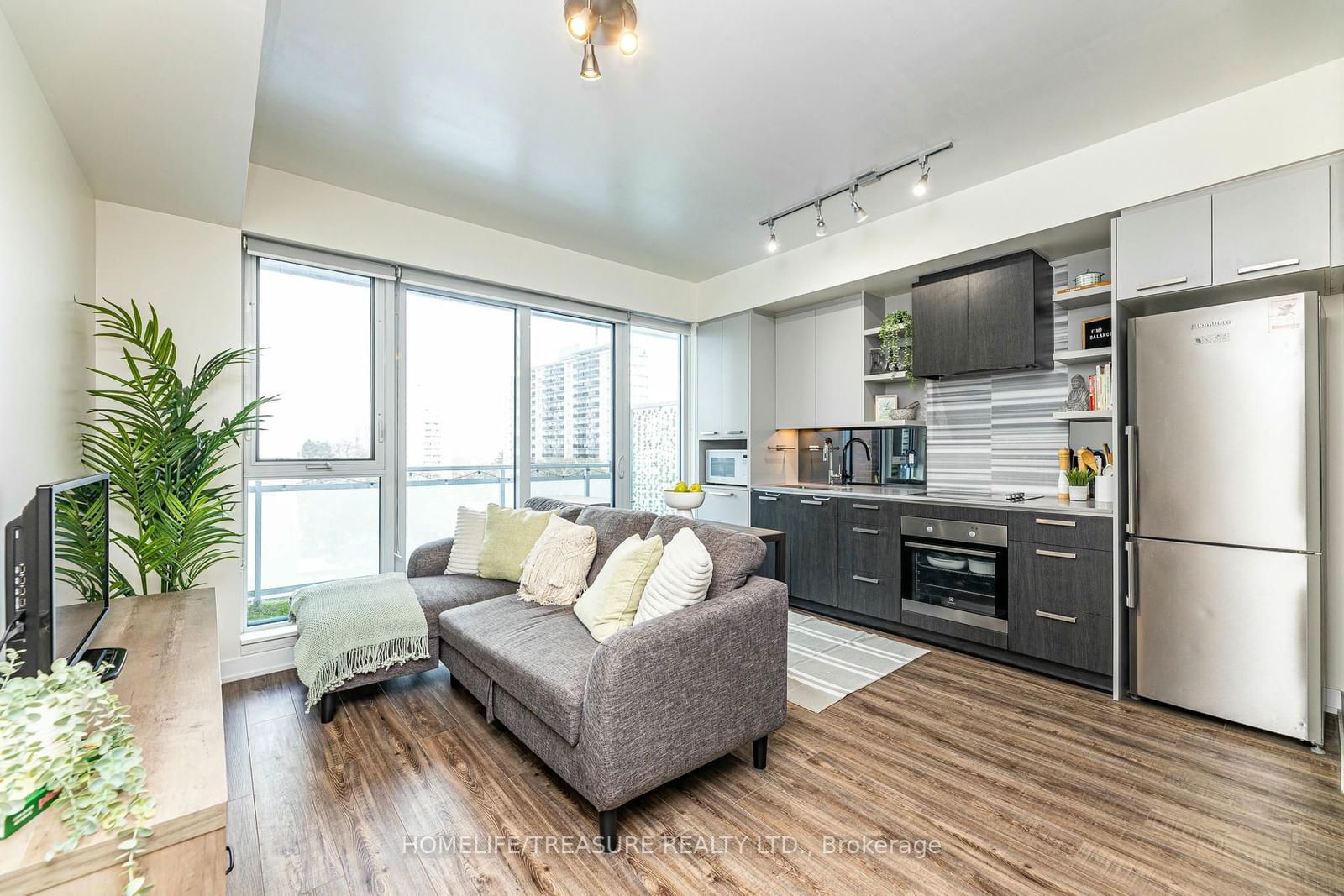 1830 Bloor St, unit 703 for sale