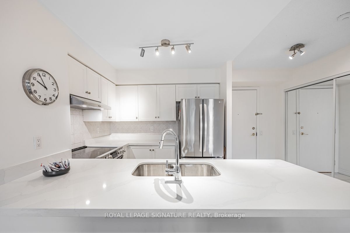 35 Kingsbridge Garden Circ, unit 413 for sale