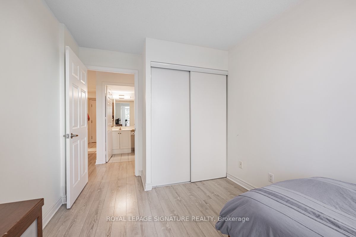 35 Kingsbridge Garden Circ, unit 413 for sale