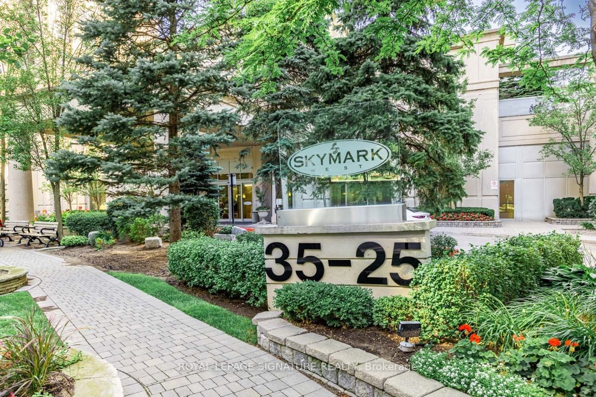 35 Kingsbridge Garden Circ, unit 413 for sale