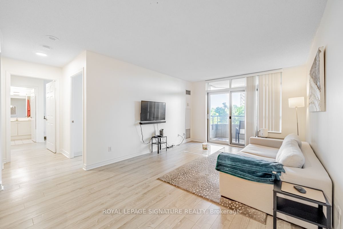 35 Kingsbridge Garden Circ, unit 413 for sale