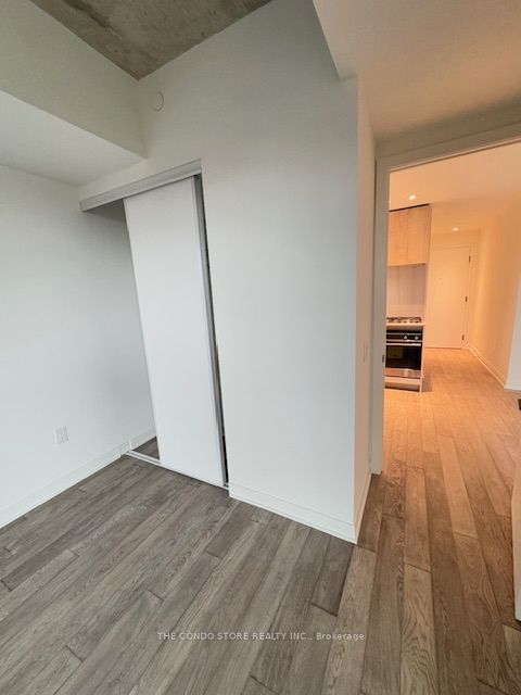 2625 Dundas St W, unit 413 for rent