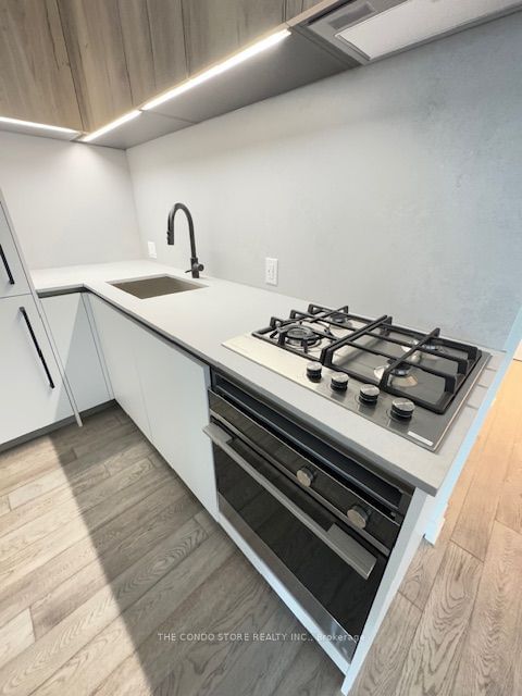 2625 Dundas St W, unit 413 for rent