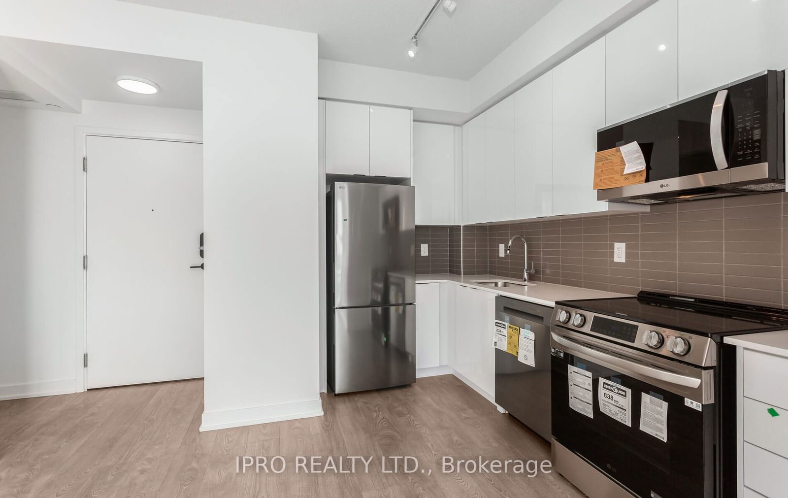 225 Malta Ave, unit 1505 for rent