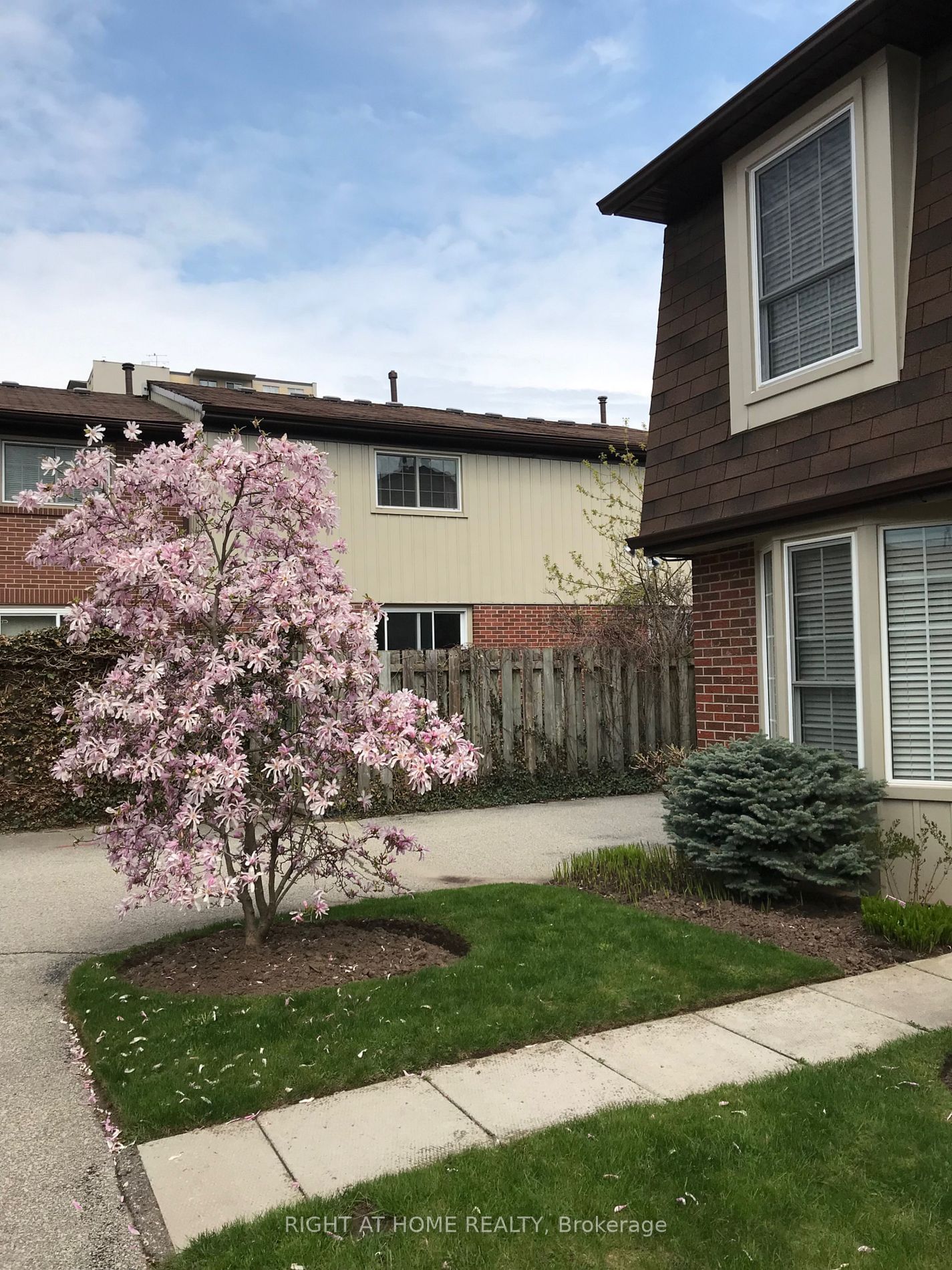 Central Park Village Townhomes, Burlington, Toronto