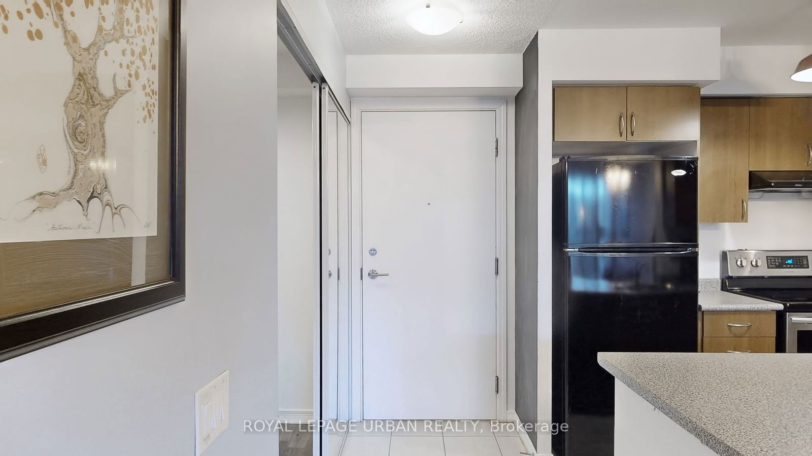 60 Heintzman St, unit 428 for sale