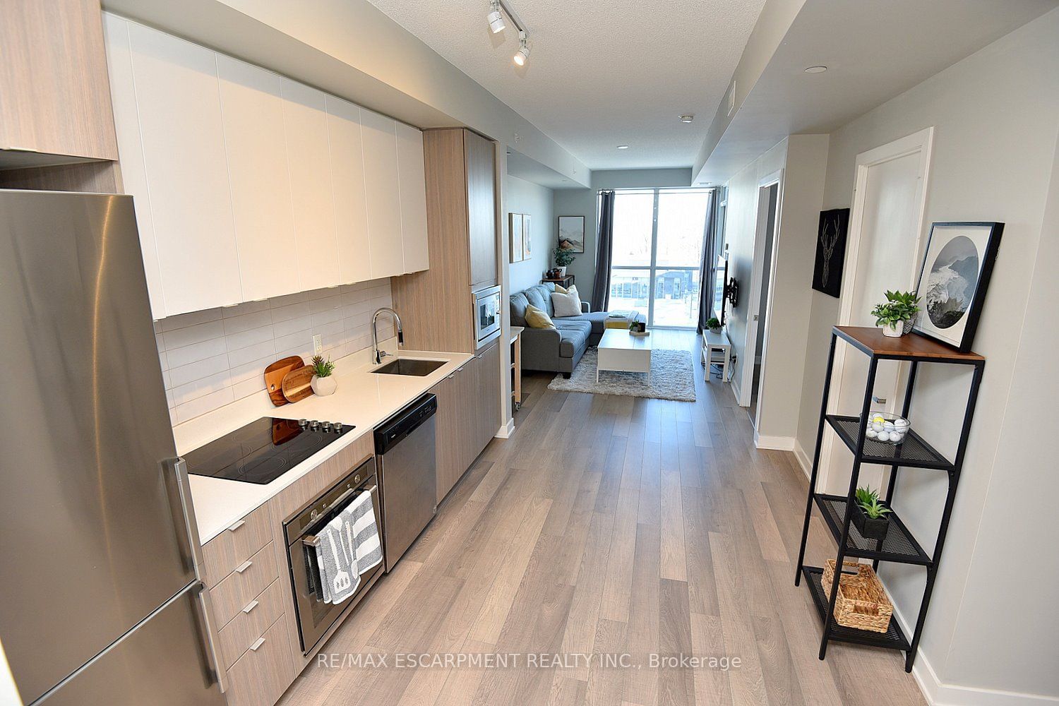 5220 Dundas St, unit D509 for sale