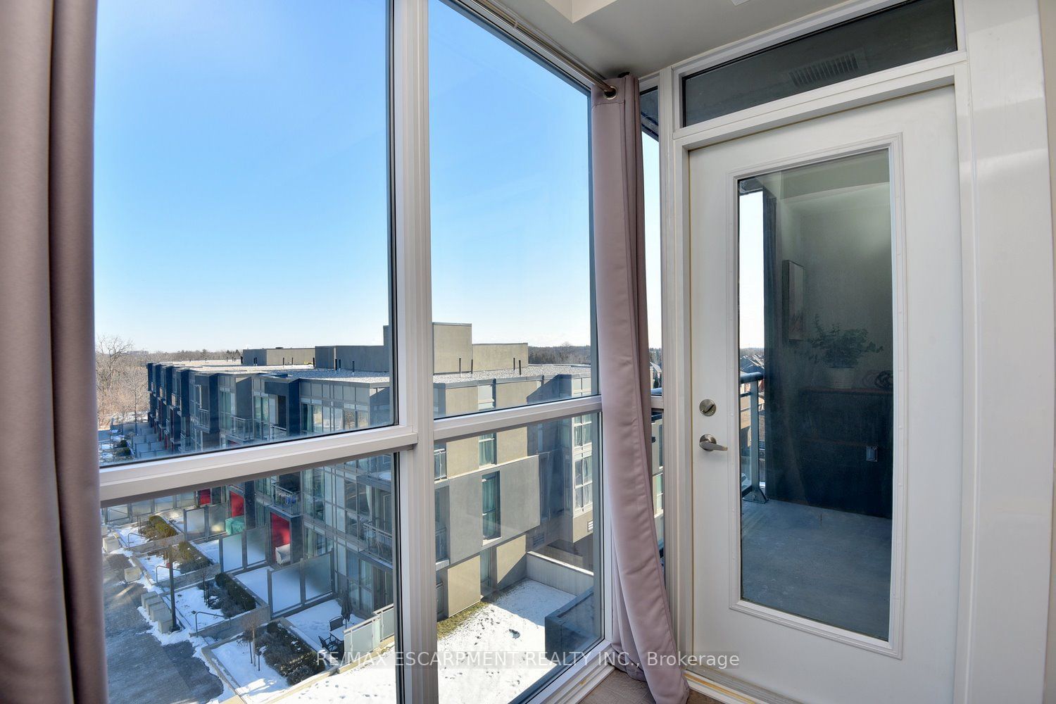 5220 Dundas St, unit D509 for sale