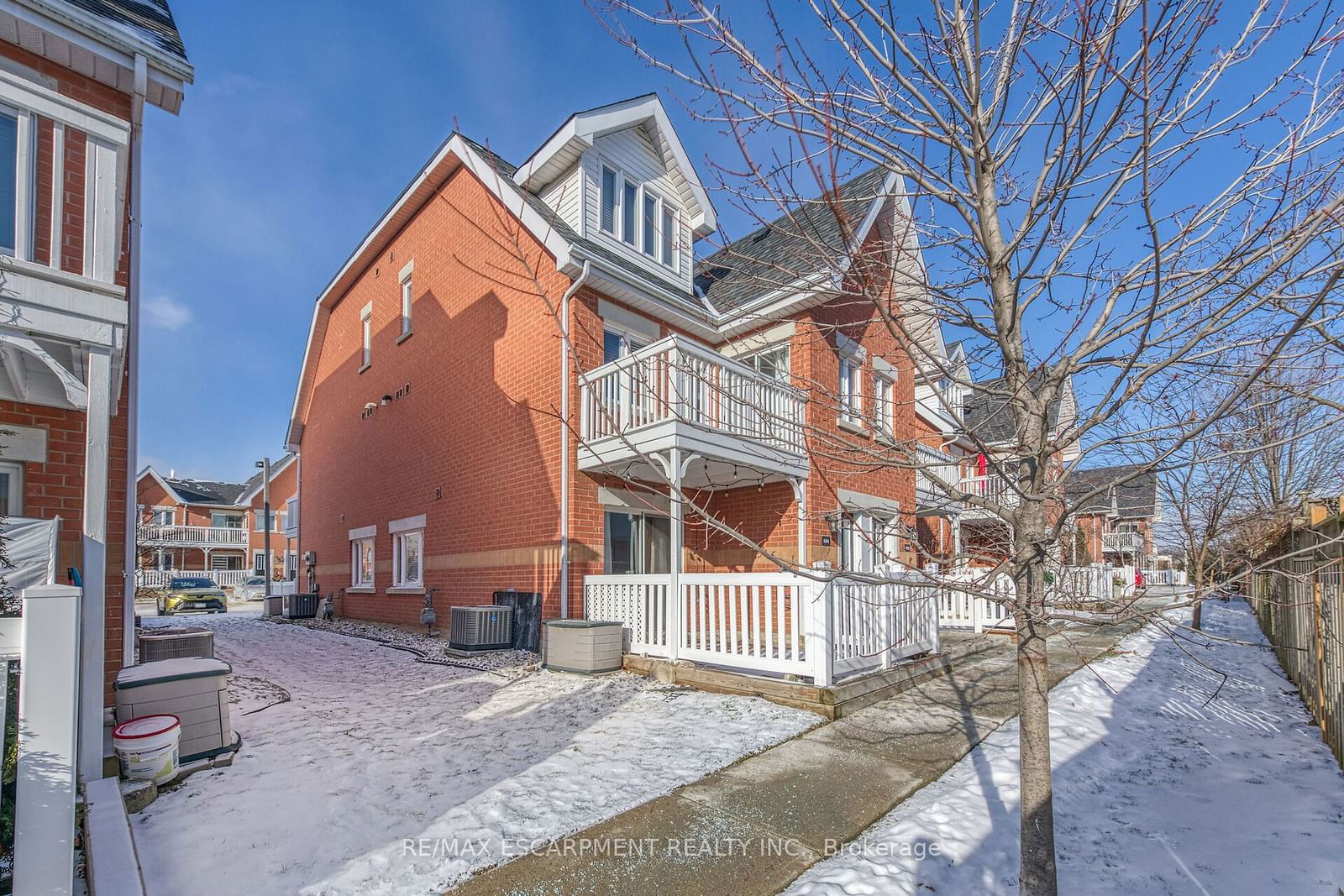 1701 Lampman Ave, unit 404 for sale