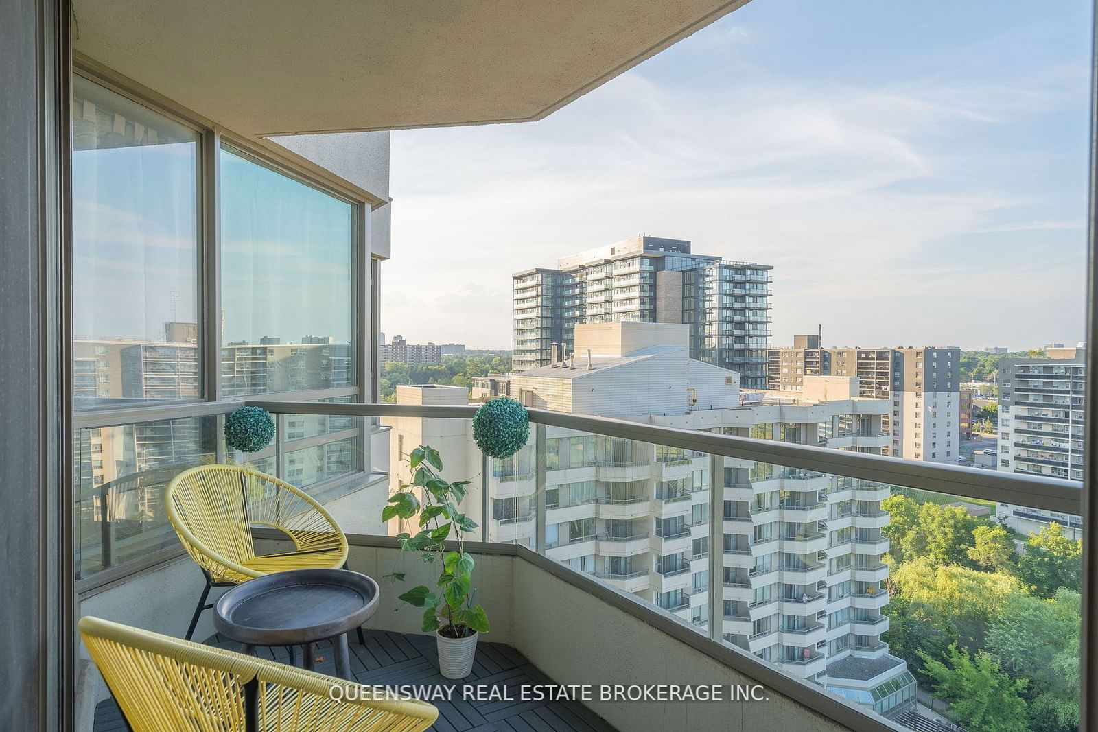 75 King St E, unit 1403 for sale