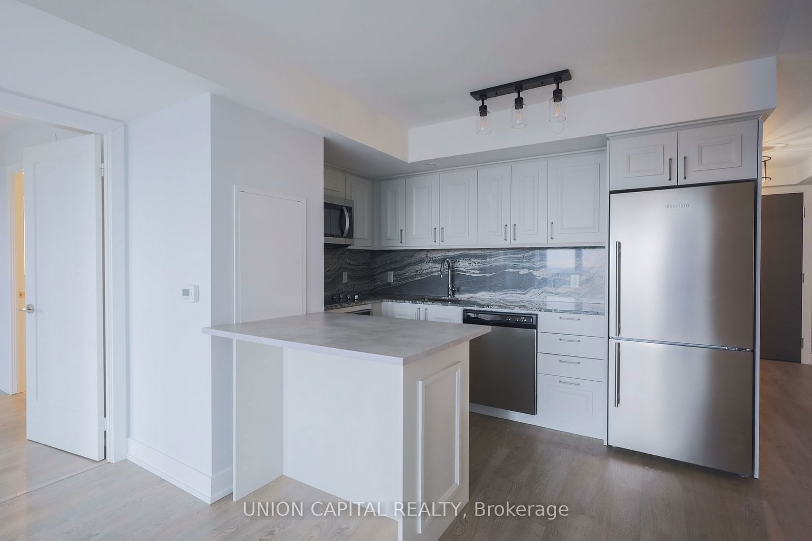 5 Mabelle Ave, unit 1436 for rent