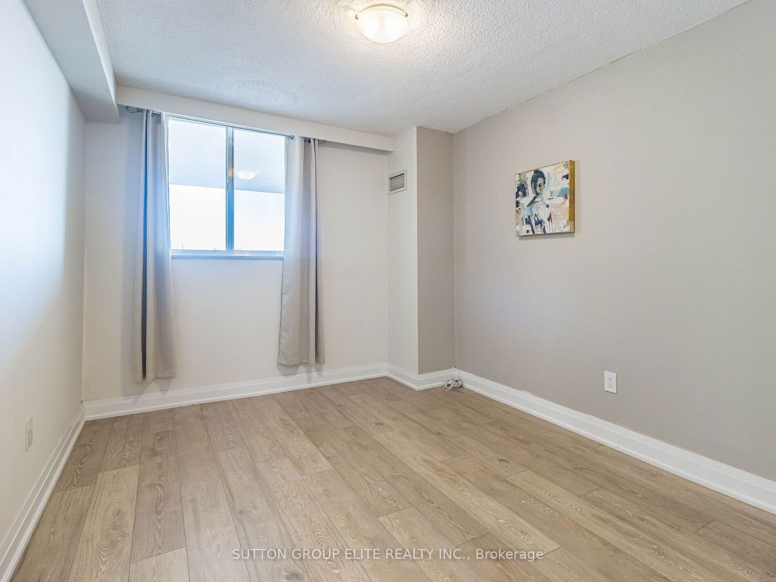 820 Burnhamthorpe Rd, unit 1605 for sale