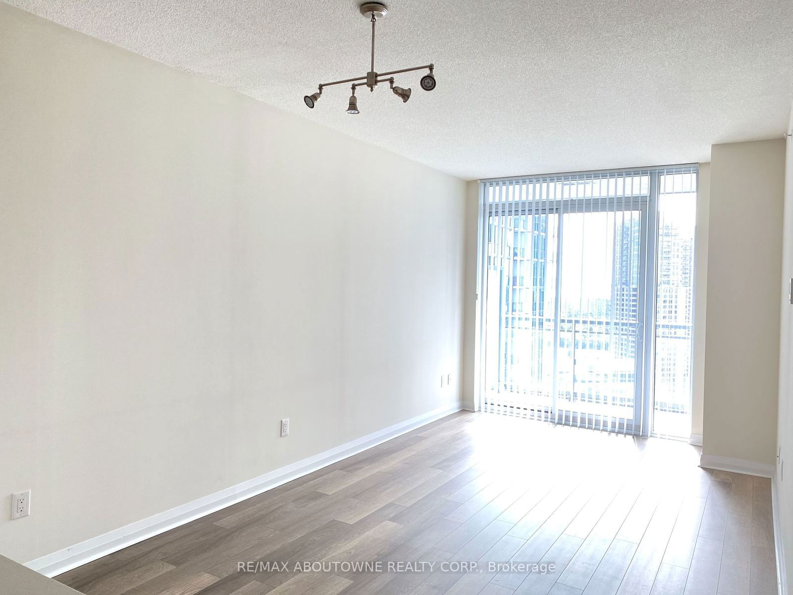 5025 Four Springs Ave, unit 1906 for rent