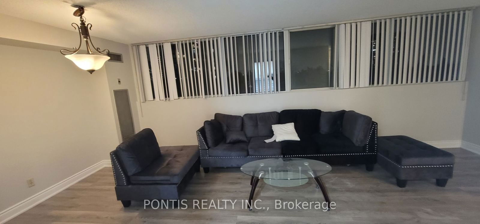 3700 Kaneff Cres, unit 508 for rent