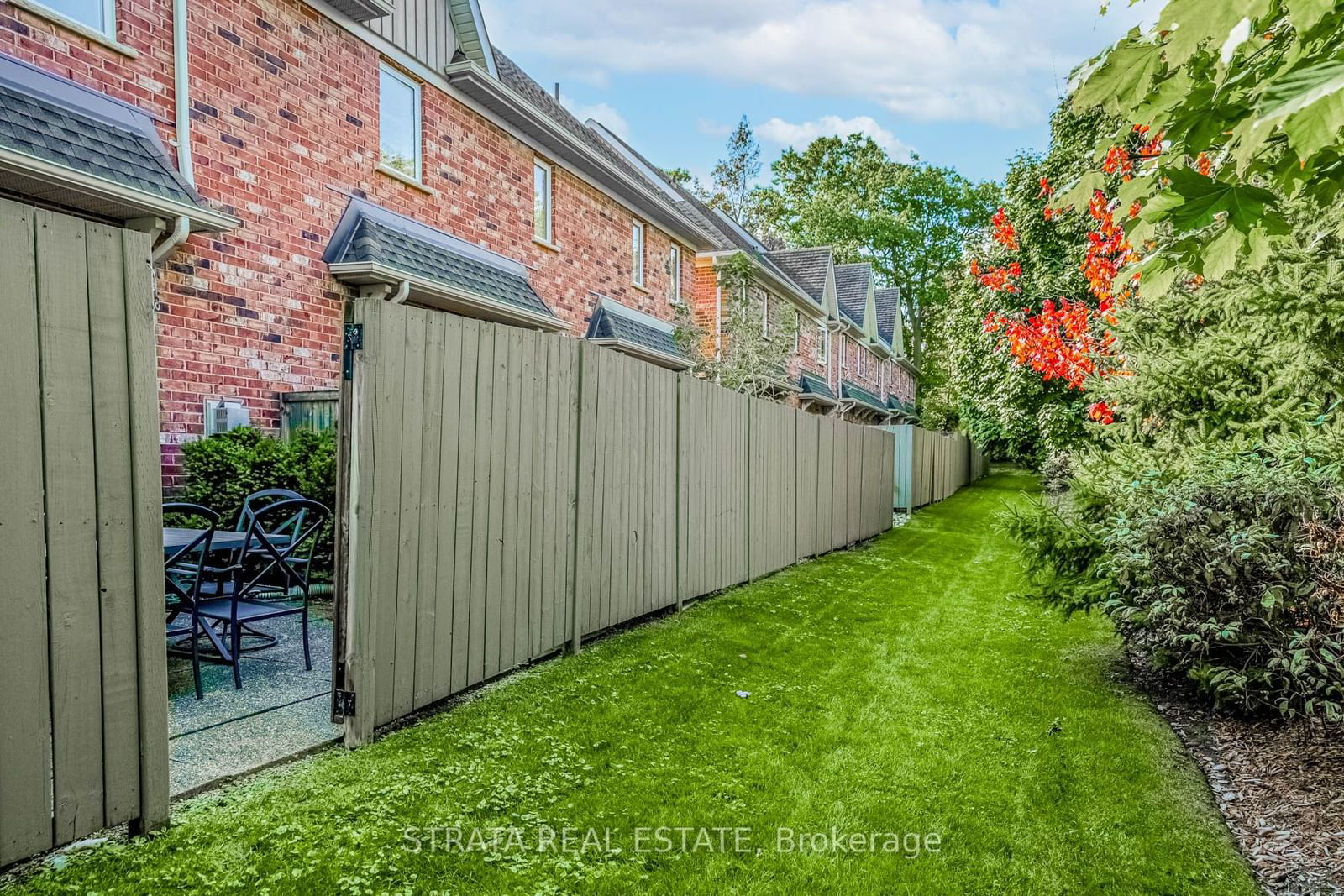 The Abbeys At Millcroft Townhomes, Burlington, Toronto