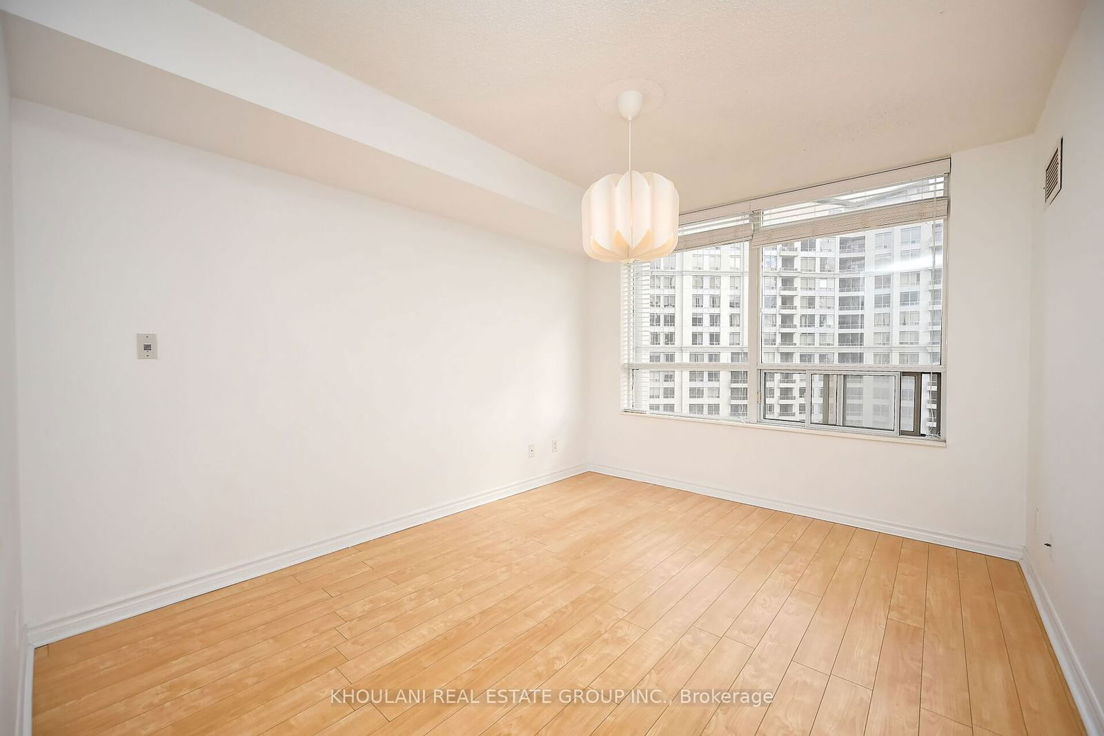 3888 Duke Of York Blvd, unit 2631 for rent